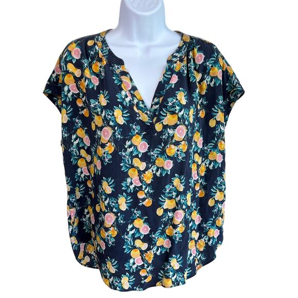 Banana Republic Womens‎ Lemon Print Washable Silk Top Size M Whimsical Work - Picture 1 of 6